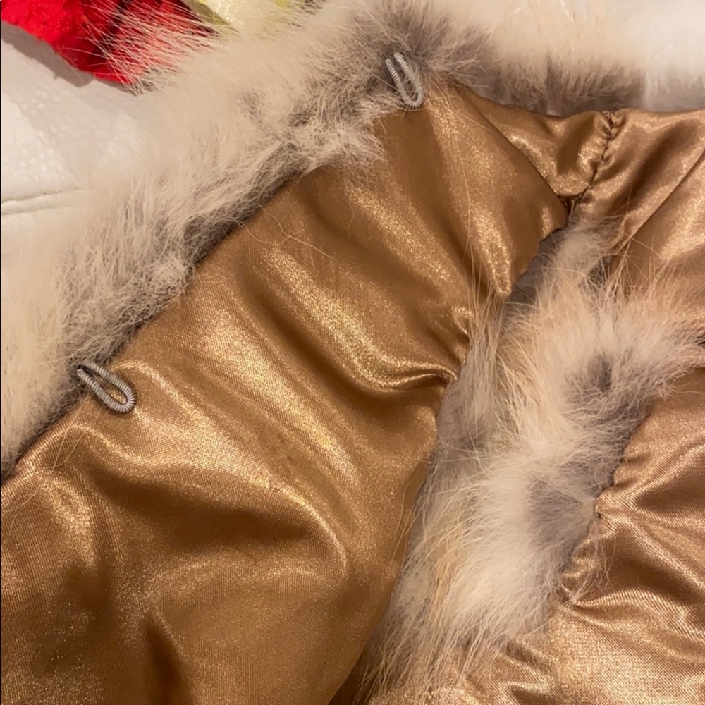 Custom made real fur vest - Picture 3 of 4